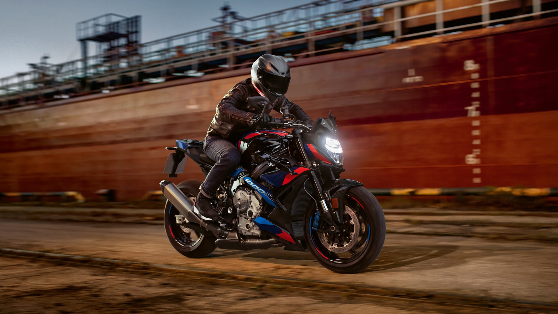 YouTube Video der M 1000 R, dem Hyper Dynamic Roadster von BMW Motorrad