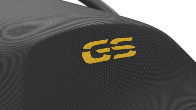 Wir sehen den gelben GS-Sticker am Sattel.