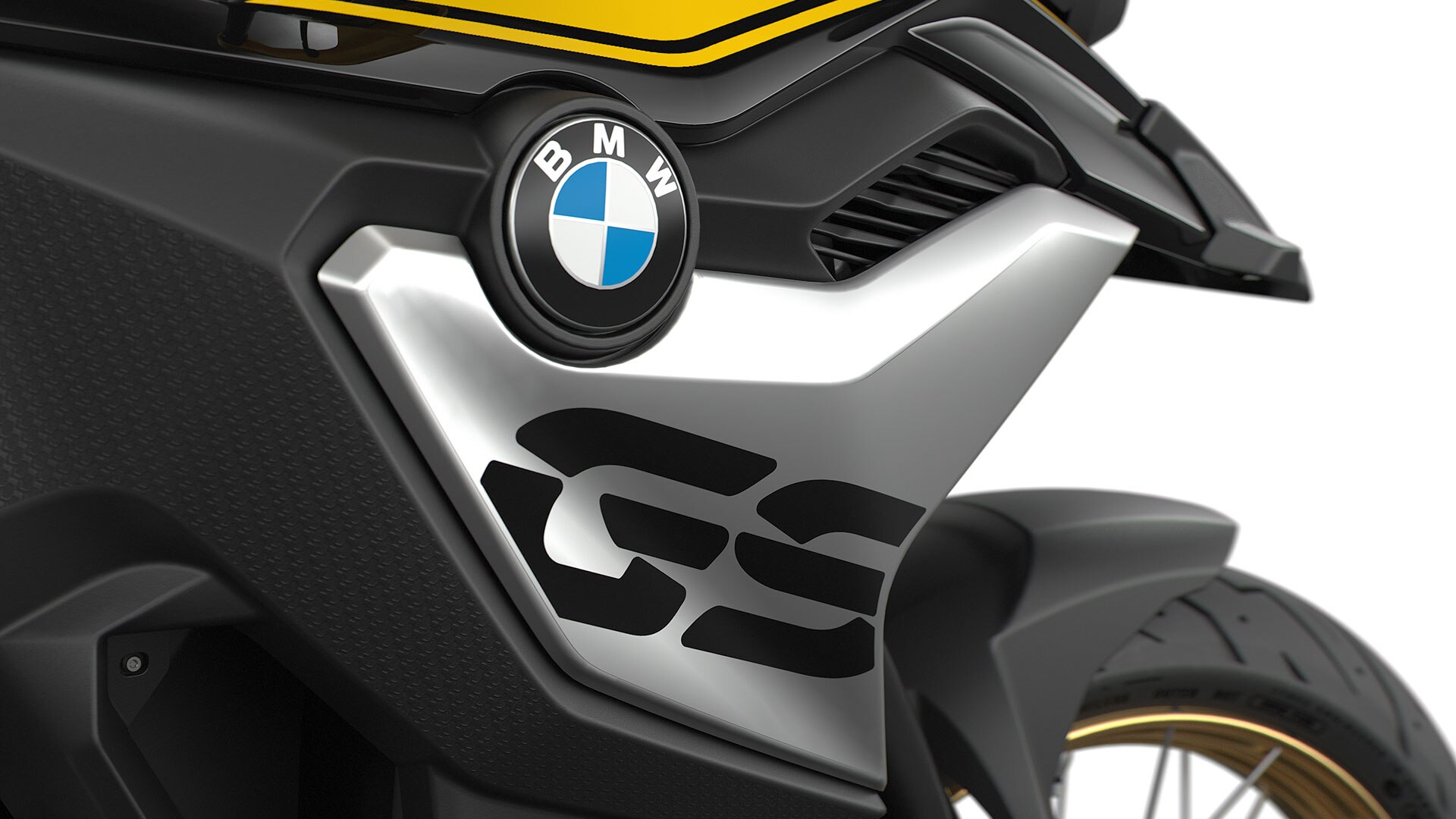 Wir sehen die Kühlerabdeckung mit GS-Logo im Detail.