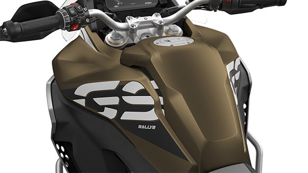 Wir sehen den Tank der F 850 GS Adventure.