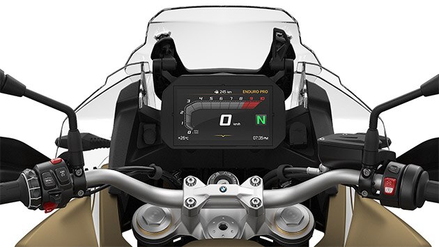 Wir sehen das 6,5“ TFT-Display der F 850 GS Adventure.