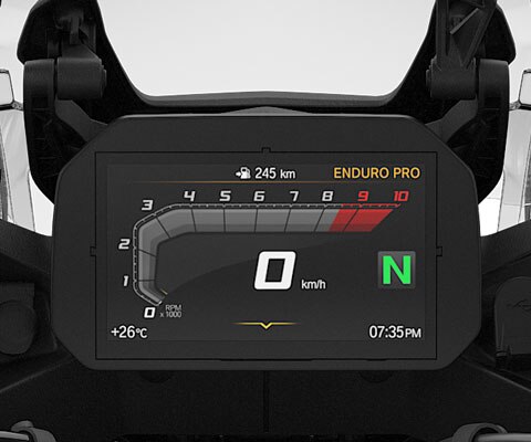 Wir sehen das 6,5“ TFT-Display der F 850 GS Adventure.