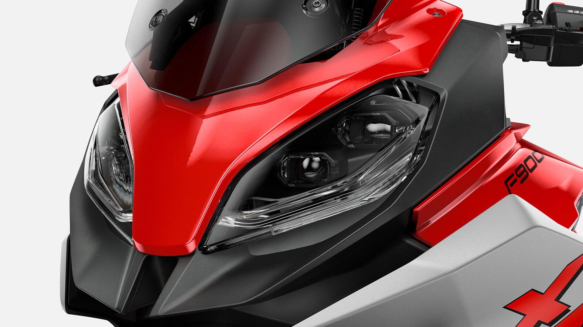 Wir sehen die Lichtanlage der F 900 XR.