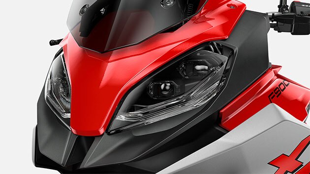 Wir sehen die Lichtanlage der F 900 XR.