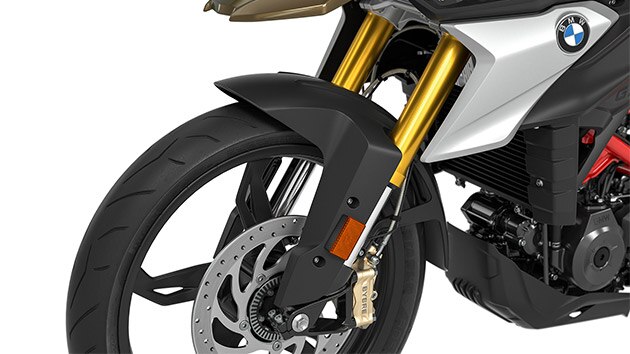 Wir sehen die goldeloxierte Upside-down-Gabel der G 310 GS.