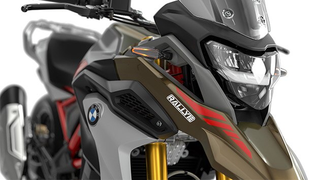 Wir sehen die LED Scheinwerfer mit Tagfahrlicht der G 310 GS.