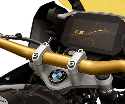 Wir sehen die Edition 40 Years GS mit goldenem Lenker.