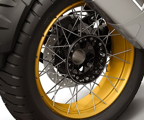 Wir sehen die Edition 40 Years GS mit goldenem Lenker.