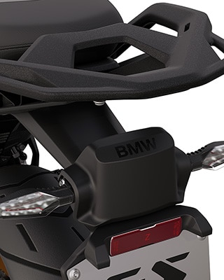 Die BMW R 1300 GS Option 719 Tramuntana mit funktionsintegriertem Blinker und Heckradar