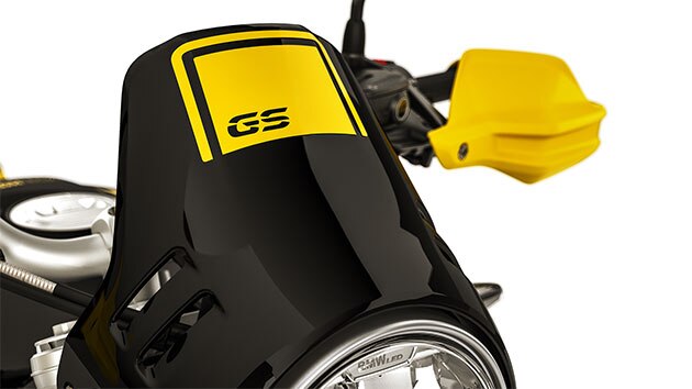 Wir sehen das Windschild der R nineT Urban G/S inkl. GS Logo.