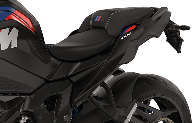 Das schlanke Heck und die Frästeile der M 1000 XR von BMW Motorrad