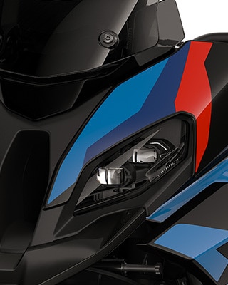 Die sportliche Front der M 1000 XR von BMW Motorrad