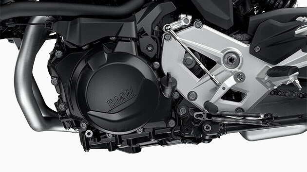 Wir sehen den Motor der F 900. Er ist das Herzstück der F 900 R und Garant für Deinen Fahrspaß.
