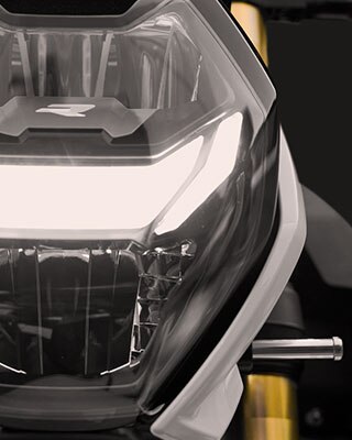 Wir sehen den LED-Scheinwerfer der S 1000 R.