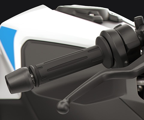 Einstellbare Handhebel und Heizgriffe der F 450 RR von BMW Motorrad