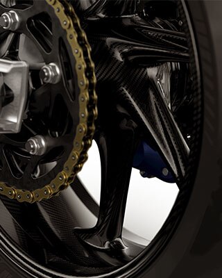 Wir sehen das hintere Carbon Rad der M RR im Detail.
