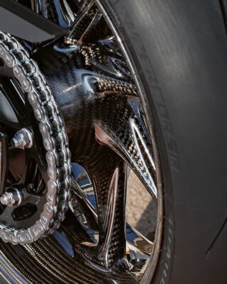 M Carbonrad der neuen BMW RR