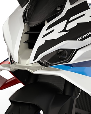Dynamische Frontansicht und hoher Windschild der S 1000 RR