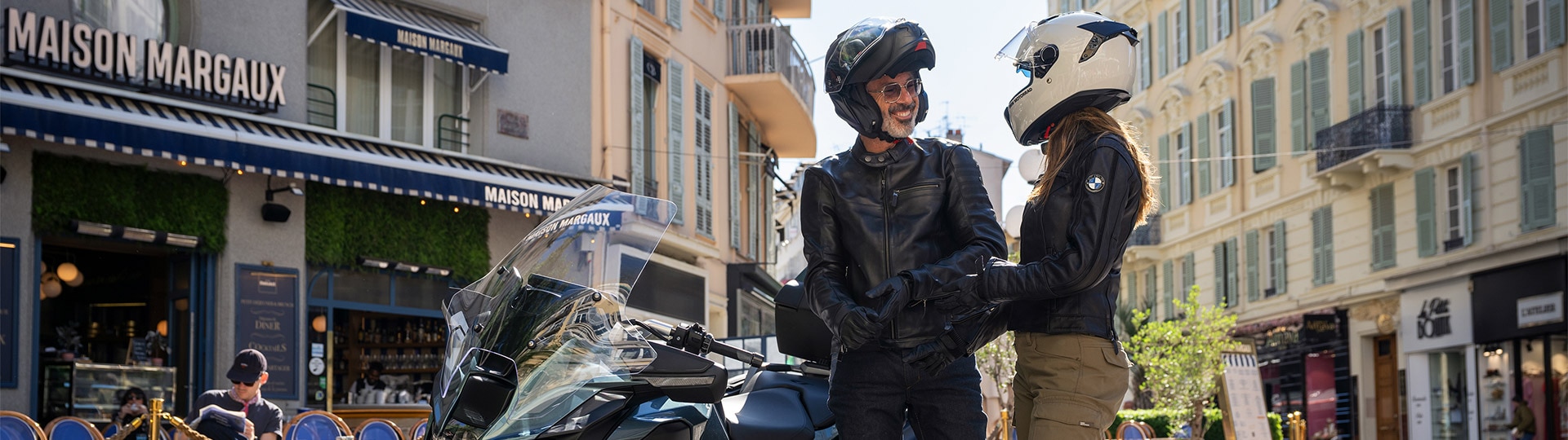Fahrer mit Helm System 7 Carbon Evo