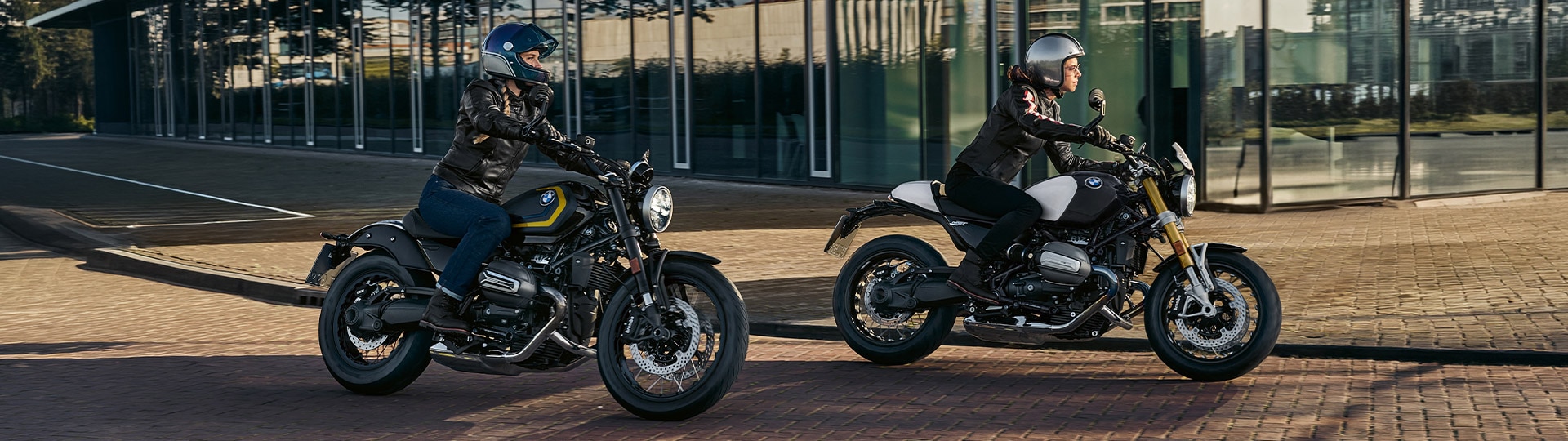 Die R 12 und die R 12 nineT von BMW Motorrad in Fahrt